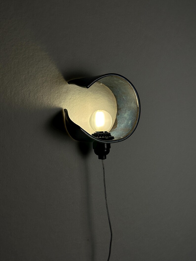 Applique a spina in ceramica blu realizzata a mano, illuminazione ambientale dimmerabile, luce d'accento moderna immagine 13