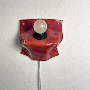 Aplique de cerámica burdeos hecho a mano, luz de acento moderna minimalista con enchufe. imagen 9