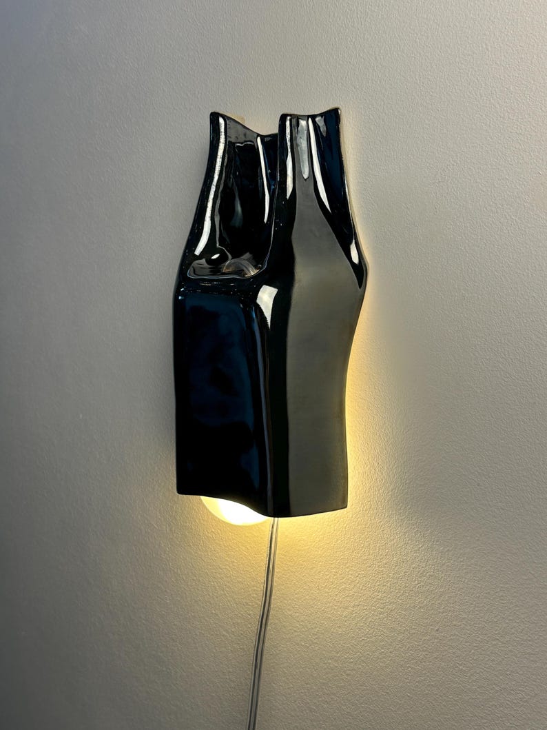 Handgjord vägglampa i keramik, skulptural geometrisk vägglampa, modern accentbelysning bild 9