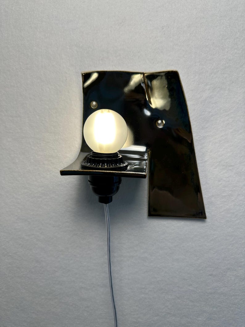 Silvergrå keramisk vägglampa, modern vägglampa med plugg, stämningsfull glödlampa bild 4