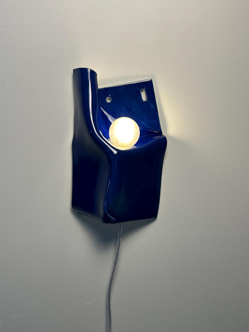 Cobalt Blue Ceramic Wall Sconce, Plug-In or Hardwired Dimmable Lamp, Handmade Sculptural Wall Light, Modern Accent Lighting, Hardwire Sconce bild 12