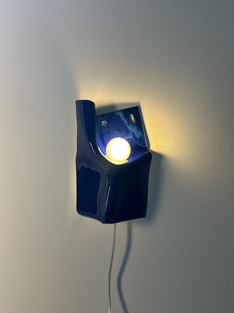 Cobalt Blue Ceramic Wall Sconce, Plug-In or Hardwired Dimmable Lamp, Handmade Sculptural Wall Light, Modern Accent Lighting, Hardwire Sconce bild 10