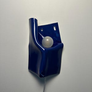 Cobalt Blue Ceramic Wall Sconce, Plug-In or Hardwired Dimmable Lamp, Handmade Sculptural Wall Light, Modern Accent Lighting, Hardwire Sconce bild 9