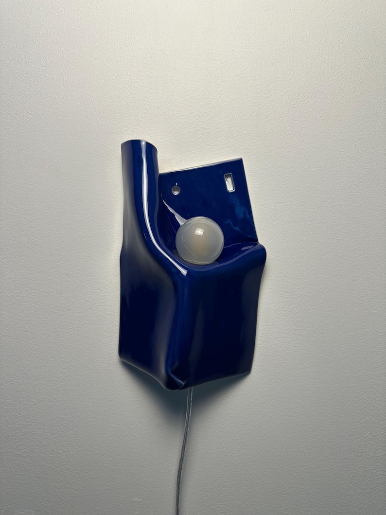 Cobalt Blue Ceramic Wall Sconce, Plug-In or Hardwired Dimmable Lamp, Handmade Sculptural Wall Light, Modern Accent Lighting, Hardwire Sconce bild 9