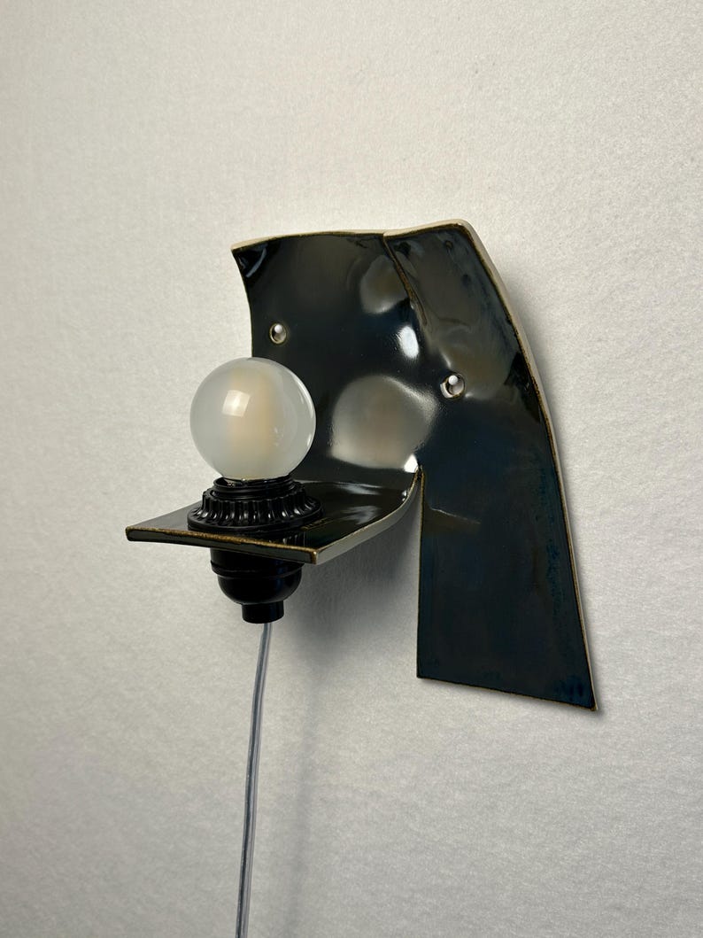 Silvergrå keramisk vägglampa, modern vägglampa med plugg, stämningsfull glödlampa bild 9