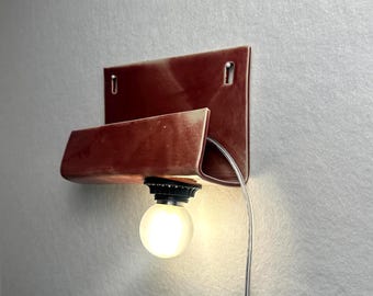 Aplique de parede com plugue na cor bordô claro, design moderno para quartos, salas de estar e salas de jantar, luminária de destaque contemporânea, design de interiores.