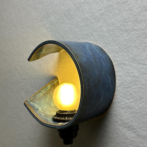 Applique a spina in ceramica blu realizzata a mano, illuminazione ambientale dimmerabile, luce d'accento moderna immagine 14