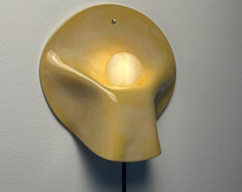 Aplique de pared amarillo enchufable, lámpara moderna regulable, iluminación de fácil instalación para dormitorios, salas de estar y comedores, luz de acento contemporánea