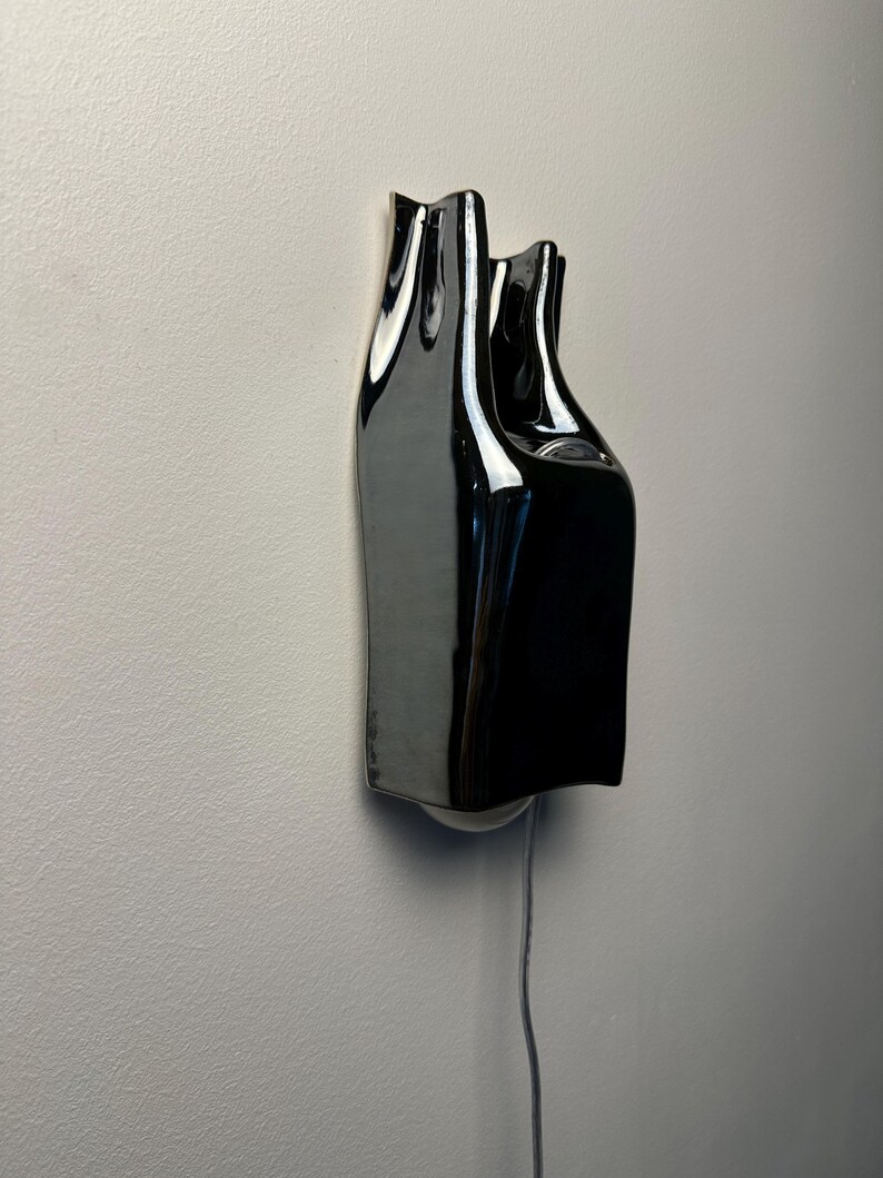 Handgjord vägglampa i keramik, skulptural geometrisk vägglampa, modern accentbelysning bild 4