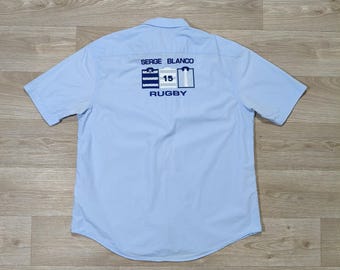 Camisa de rugby Serge Blanco 15 azul claro con logo bordado • Camisa preppy extragrande • Estilo Ivy League clásico • Botón de algodón casual chic