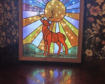 Glasmalerei Hirschlichtbox • Mahagonirahmen, Farbwechsel-LED