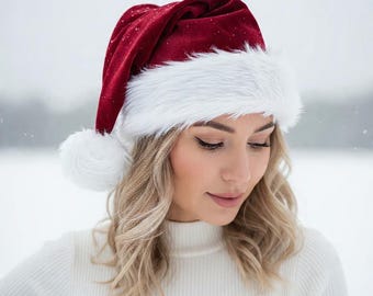 Gorro de Papá Noel de terciopelo rojo de lujo con pelo de zorro blanco / Hecho a mano por Rawaura Crafts