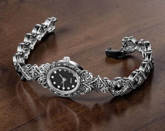 Relógio vintage com strass | Pulseira de liga metálica esculpida, detalhes em cristal, elegância retrô