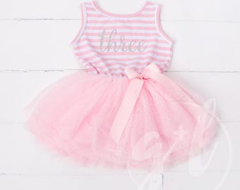 Vestido de tercer cumpleaños con letras plateadas y tutú rosa para niñas de 3er cumpleaños