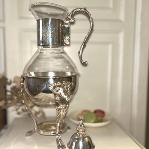 Carafe de service à café vintage en métal argenté avec support et réchaud pour table de buffet