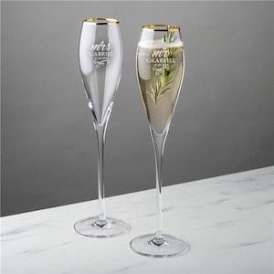 Engraved Mr & Mrs Gold Rim Tulip Champagne Flute Set of 2, Set of Champagne Flutes for Wedding Toast, Custom Toasting Flues, Personalized