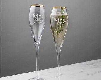 Engraved Mr. and Mrs. Toasting Gold Rim Tulip Champagne Flute Set of 2, wedding gifts, toasting flutes, engagement gift, bridal shower gift