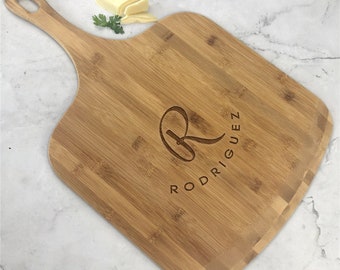 Engraved Initial and Name Personalized Pizza Board, Personalized Pizza Peel, Pizzeria Gift, Bamboo Pizza Paddle, Kitchen -gfyL17013311