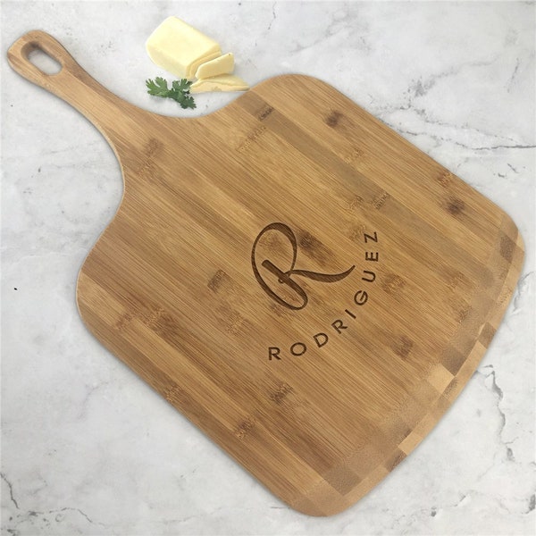 Engraved Initial and Name Personalized Pizza Board, Personalized Pizza Peel, Pizzeria Gift, Bamboo Pizza Paddle, Kitchen -gfyL17013311