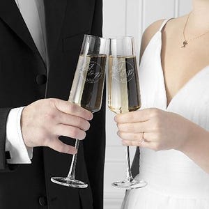 Initials Engraved Wedding Champagne Flute Set, Wedding Flutes Engraved, Personalized Wedding Flutes, Toasting Glasses, Engagement Party