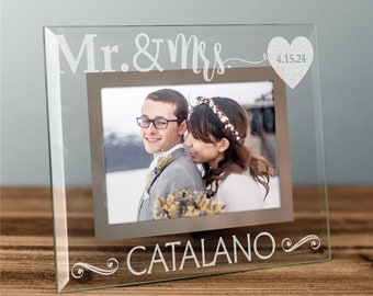 Engraved Mr and Mrs Glass Frame, Personalized Picture Frame, Wedding Gifts, Newlywed Gifts, Anniversary Picture Frame, Wedding Photo Frame