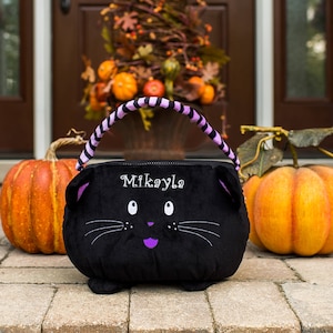 Black Cat Personalized Trick or Treat Basket, Trick or Treat Bag, Halloween Cat, Black Cat, Halloween Bucket, Cute Candy Bag, Halloween Gift