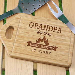 Personalized Grill Master Cutting Board, Engraved BBQ Gift for Dad, Father’s Day Gift, Custom Barbecue Cutting Board for Him, For Grandpa