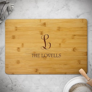 Engraved Bamboo Cutting Board With Family Name, Personalized Chopping Board, Unique Christmas Gift, Gift For Mom, Custom Kitchen Decor