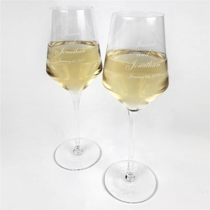 Juego de copas de vino blanco con pareja de novios grabadas, copas de vino de aniversario, copas de brindis para bodas, recuerdos de bodas, juego de 2 copas