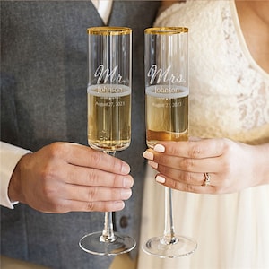Engraved Mr. and Mrs. Wedding Gold Rim Champagne Flute Set, flute glasses, wedding gifts, wedding toasting flutes, keepsakes, Set of 2