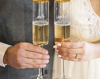 Engraved Mr & Mrs Gold Rim Champagne Flutes, Set of 2, Toasting, Custom Wedding Reception Glass, Personalized Wedding Gift for the Couple