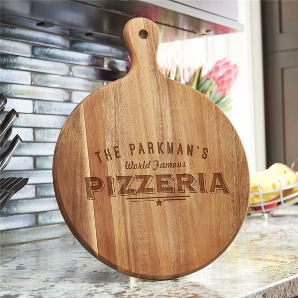 World Famous Pizzeria Acacia Engraved Paddle, decorative pizza board, pizza paddle, kitchen decor, custom pizza gift, pizza maker gift,