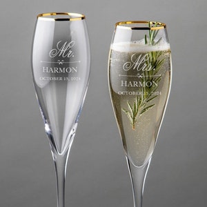 Verres M. et Mme gravés, ensemble de flûtes à champagne tulipe bord or, flûtes à champagne, cadeaux de mariage, flûtes pour toast, souvenirs de mariage