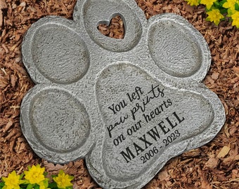 Huellas de patas grabadas en nuestros corazones Impresión de patas en forma de piedra de jardín conmemorativa de mascotas personalizada, marcador de tumbas de perros, personalizado, piedra conmemorativa de perros