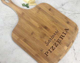 Engraved Pizza Board With Family Name, Personalized Pizza Peel, Pizzeria Gift, Bamboo Pizza Paddle, Christmas Gift, Pizza Gifts, Pizza Board