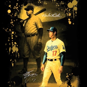 Puede incluir: Gráfico con temática de béisbol con dos jugadores de béisbol. Uno es una imagen vintage de Babe Ruth, y el otro es un jugador moderno con uniforme de los Dodgers. El fondo es negro con detalles dorados y firmas.