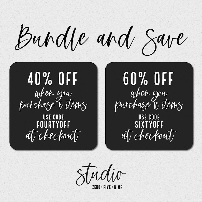 Pu&ograve; includere: Grafica in bianco e nero con la scritta &laquo;Bundle and Save&raquo;. Due quadrati neri mostrano offerte di sconto: 40% di sconto sull'acquisto di 5 articoli e 60% di sconto sull'acquisto di 10 articoli. Include codici sconto.