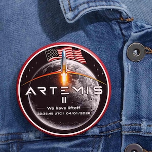 Artemis II Mission Pin, Return to the Moon 2026 Button, Retro Space Badge, Astronomy Lover Gifts, Space Exploration Backpack Pin Buttons