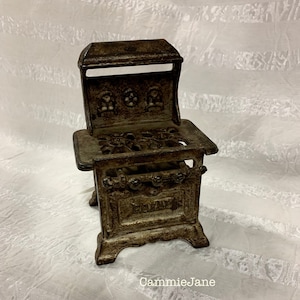 Antique 1920s Royal Cast Iron Dollhouse Gas Stove, Salesman Sample,  Child&#39;s Toy Cook Stove, Kitchen Doll House Furniture, Miniature
