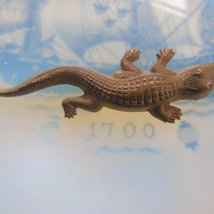 Rare Vintage Alligator (1 pc)