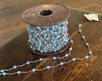 Rosario clásico de cuentas y cadena azul bebé (1,5 m)