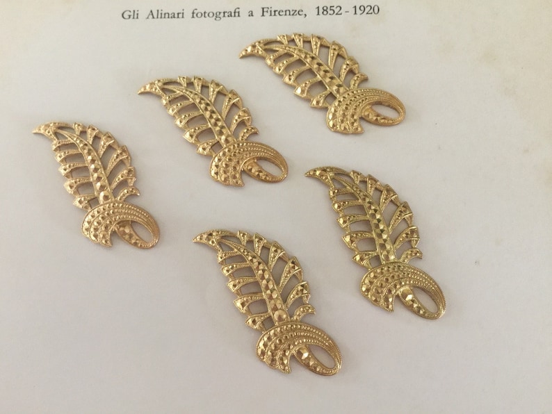 Studded German Filigree Leaf 1pc