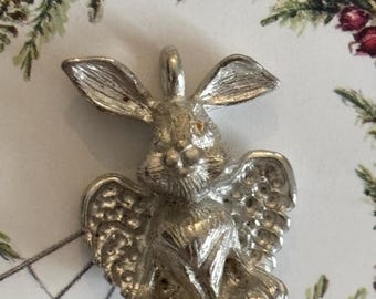 Lindo dije de hada de conejito 3D con anillo de peltre