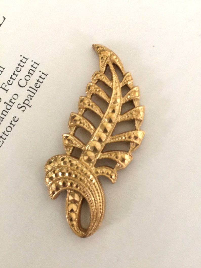 Studded German Filigree Leaf 1pc