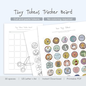 Może przedstawiać: Drukowana tablica śledzenia Tiny Tokens na białym tle. Tablica zawiera miejsca na żetony, arkusz żetonów do wycięcia i wklejenia oraz nożyczki. Żetony zawierają różne ilustracje i frazy.
