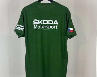 ŠKODA Motorsport T-Shirt – Vintage Rally Vibe / Czech Flag