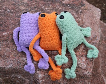handmade crochet leggy froggy