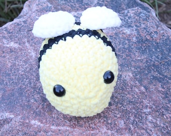 handmade crochet bee