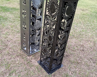 Columna solar metálica para jardín / Pilar de jardín con girasoles / Arte rústico para jardín