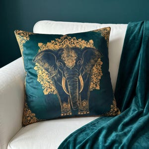Luxury Elephant Decorative Pillow Cover – Short Plush Velvet, Double-Sided, 45×45 cm, Zippered